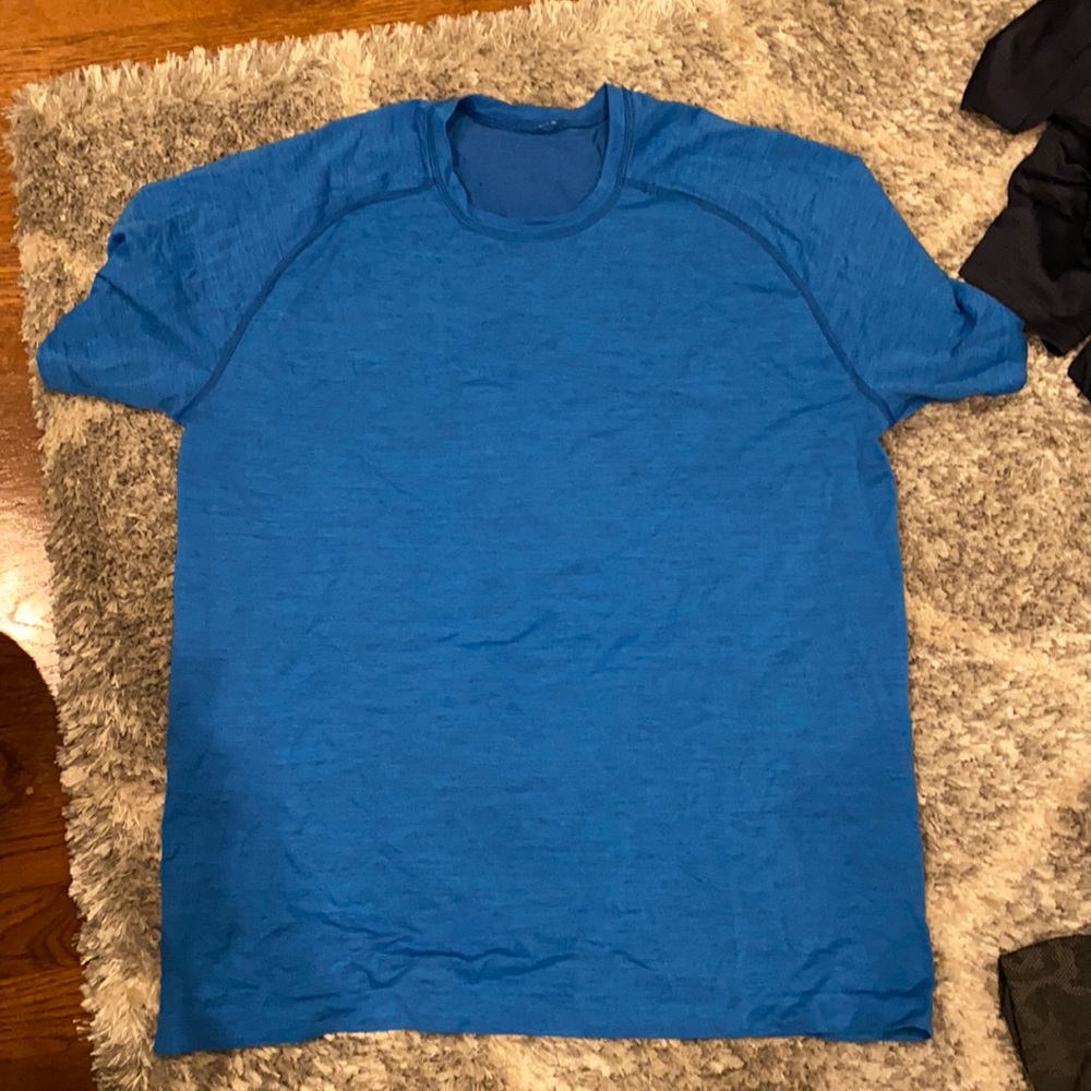 Blue Men’s Lululemon tee XL